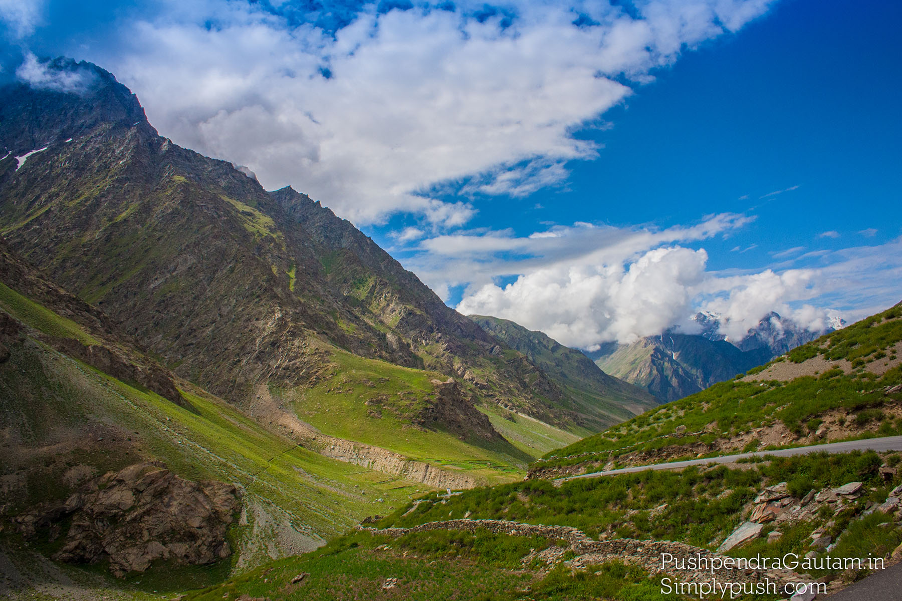 Leh-manali-road-trip-pics-manali-leh-route-plan-how-to-plan-a-trip-to-leh-manali-highway-on-bike-pushpendragautam-pics-event-photographer-india